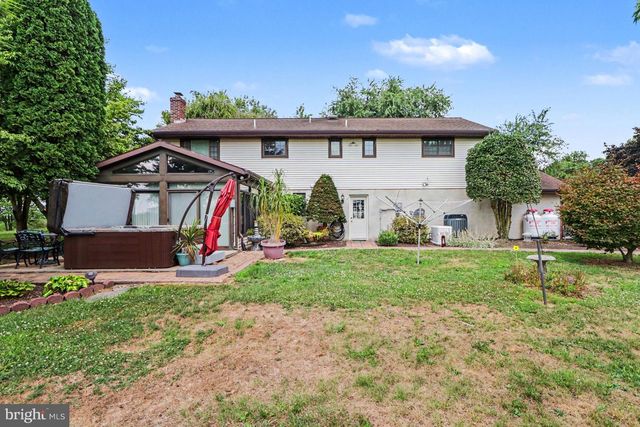 330 COLT DR, Grantville, PA 17028