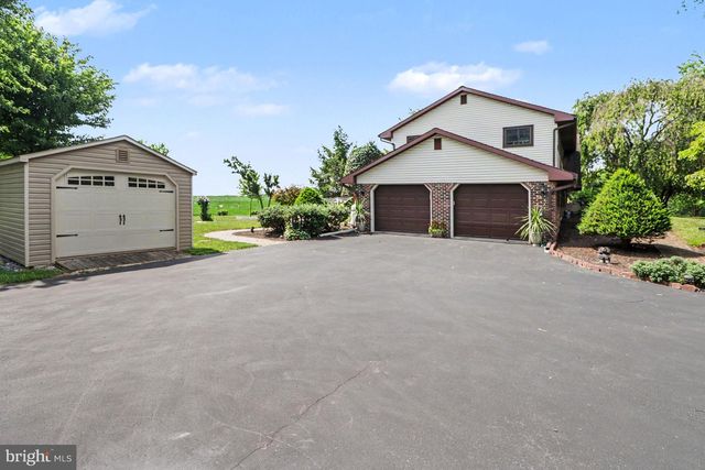 330 COLT DR, Grantville, PA 17028