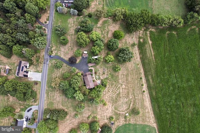 330 COLT DR, Grantville, PA 17028