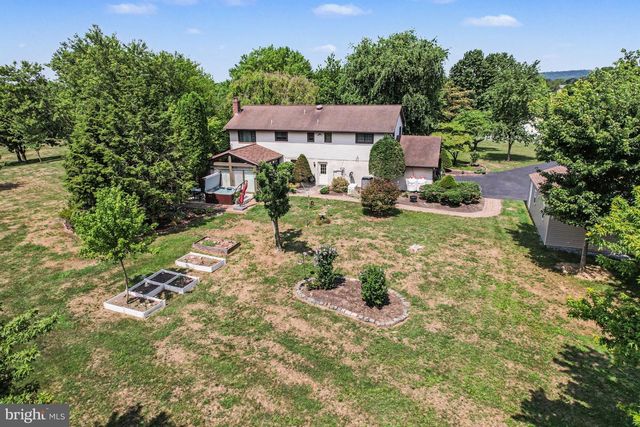 330 COLT DR, Grantville, PA 17028