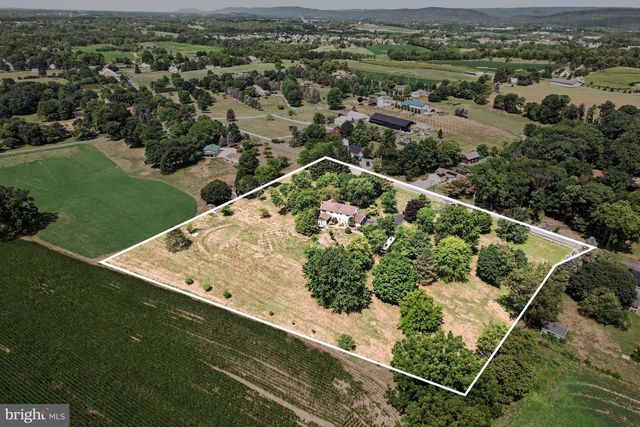 330 COLT DR, Grantville, PA 17028