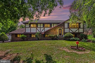 330 COLT DR, Grantville, PA 17028