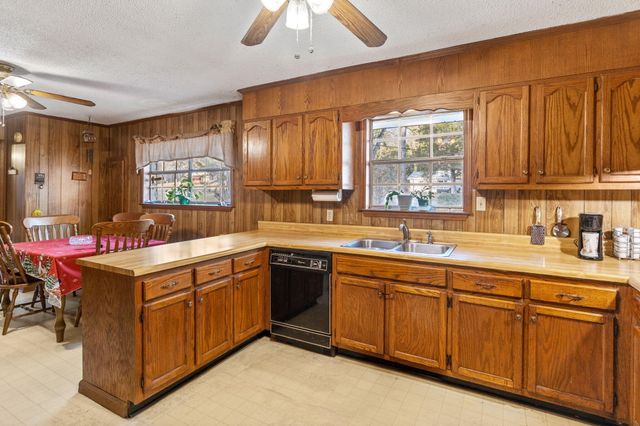 492 Green Shadow Road SE, Cleveland, TN 37323