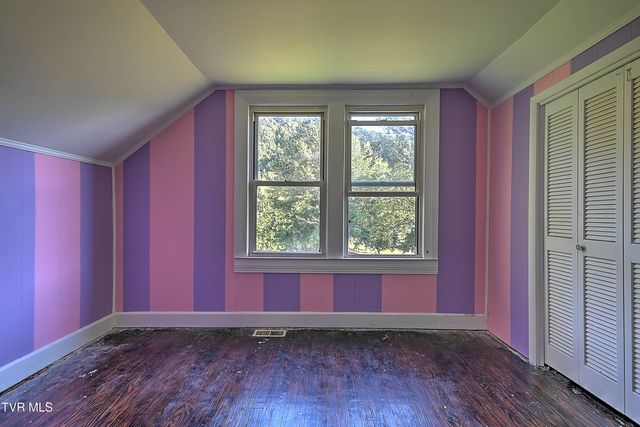 148 Easter Lilly Lane, Gate City, VA 24251