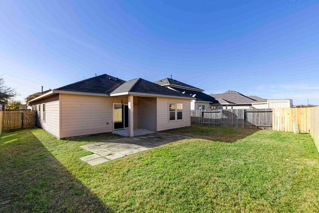 7014 Hazelnut Lane, Baytown, TX 77521