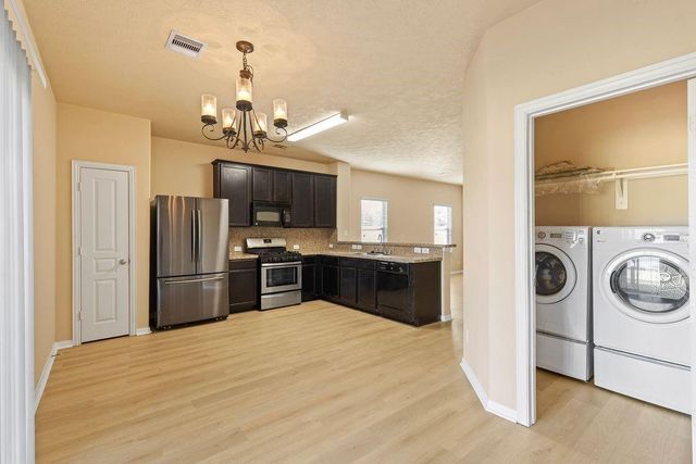 7014 Hazelnut Lane, Baytown, TX 77521