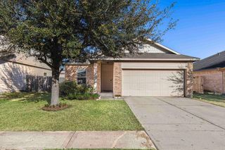 7014 Hazelnut Lane, Baytown, TX 77521