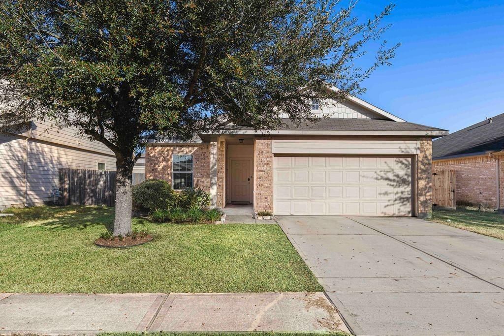 7014 Hazelnut Lane, Baytown, TX 77521