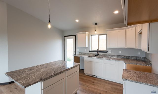 578 DENALI DR, Box Elder, SD 57719