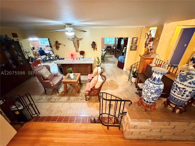 951 NE 115th St, Biscayne Park, FL 33161