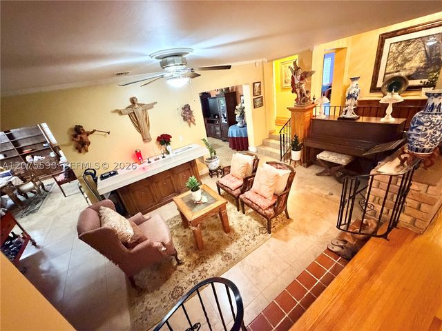 951 NE 115th St, Biscayne Park, FL 33161