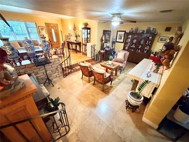 951 NE 115th St, Biscayne Park, FL 33161