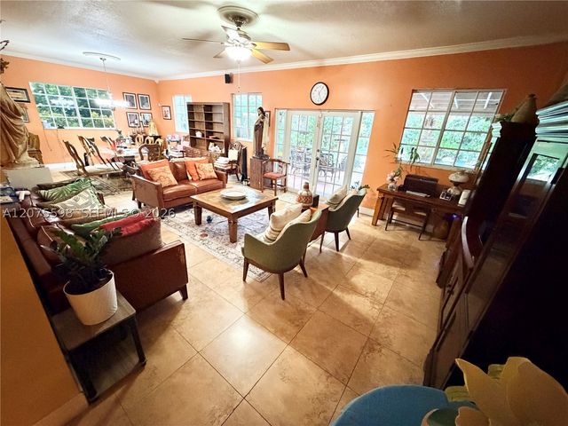 951 NE 115th St, Biscayne Park, FL 33161