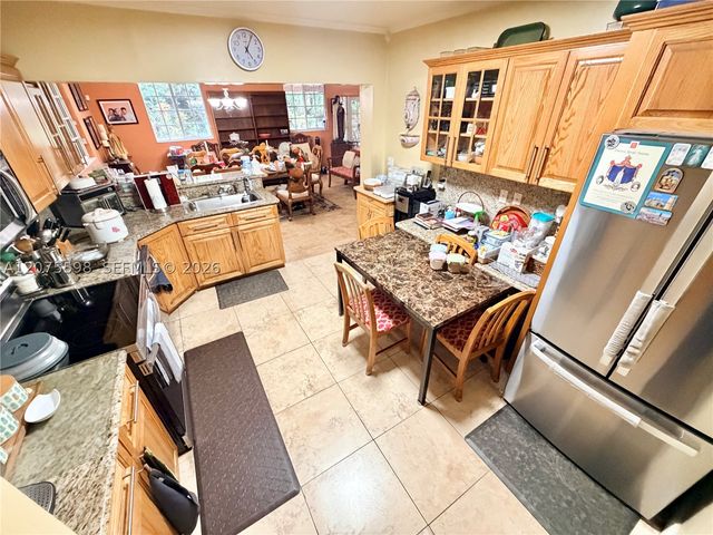 951 NE 115th St, Biscayne Park, FL 33161