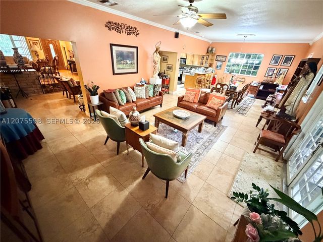 951 NE 115th St, Biscayne Park, FL 33161
