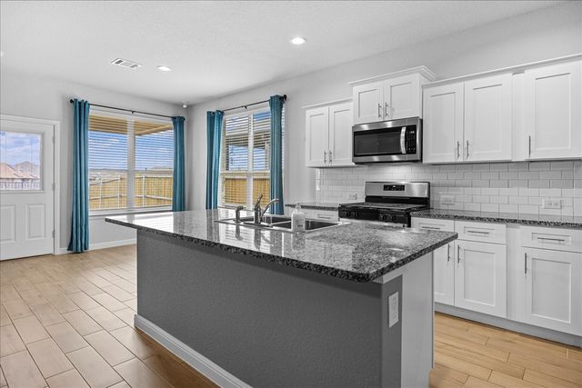 9557 Alderleaf Trail, Fort Worth, TX 76036