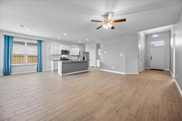 9557 Alderleaf Trail, Fort Worth, TX 76036