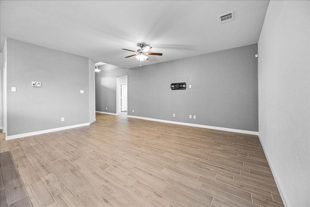 9557 Alderleaf Trail, Fort Worth, TX 76036