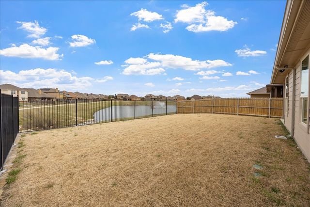 9557 Alderleaf Trail, Fort Worth, TX 76036