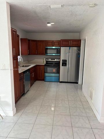 7612 Plantation Blvd, Miramar, FL 33023