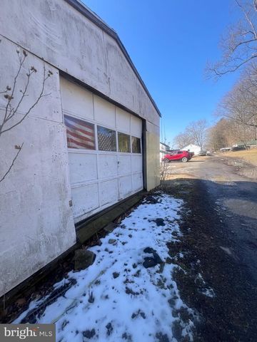 1241 E GRAND AVE, Tower City, PA 17980