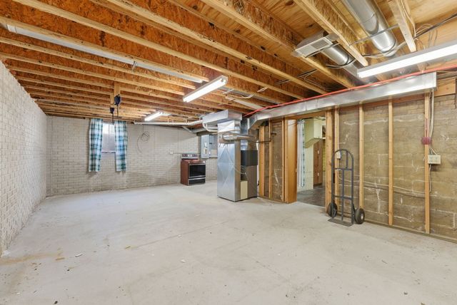 2031 12th Street, East Moline, IL 61244