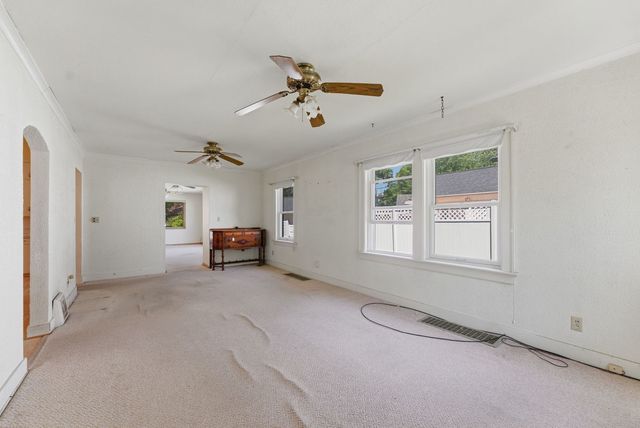 2031 12th Street, East Moline, IL 61244