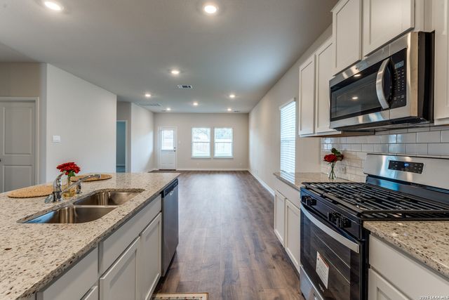 5015 Gully Way, San Antonio, TX 78266