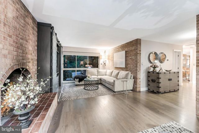 11211 WEDGE DR, Reston, VA 20190