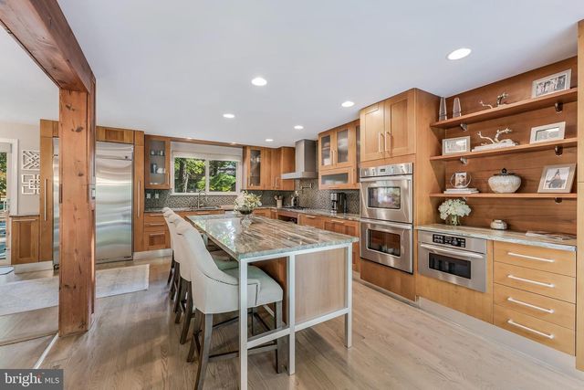 11211 WEDGE DR, Reston, VA 20190