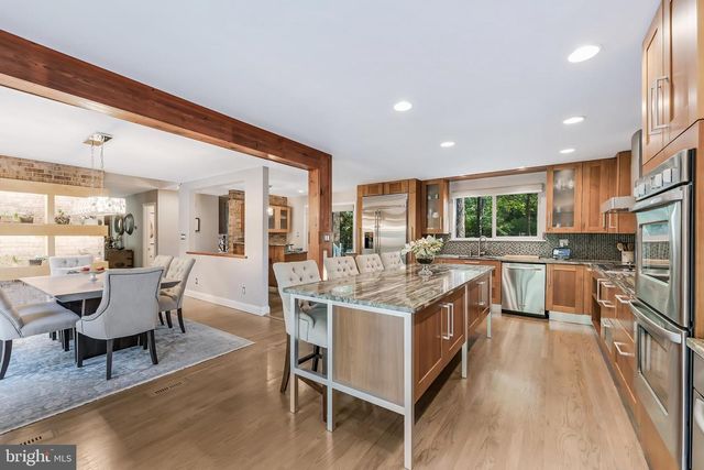 11211 WEDGE DR, Reston, VA 20190