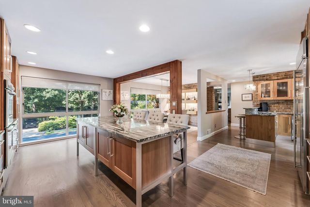 11211 WEDGE DR, Reston, VA 20190