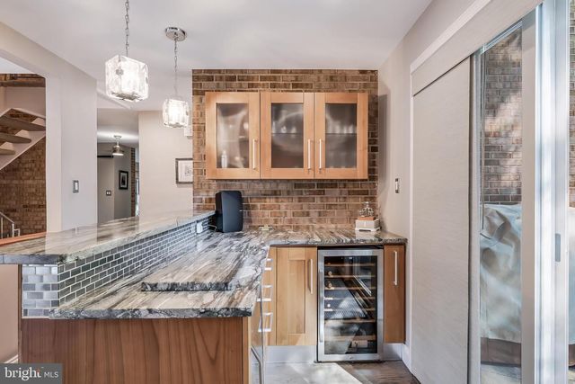 11211 WEDGE DR, Reston, VA 20190