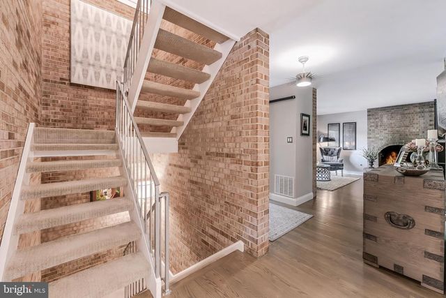 11211 WEDGE DR, Reston, VA 20190