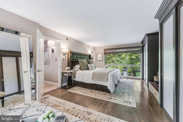 11211 WEDGE DR, Reston, VA 20190
