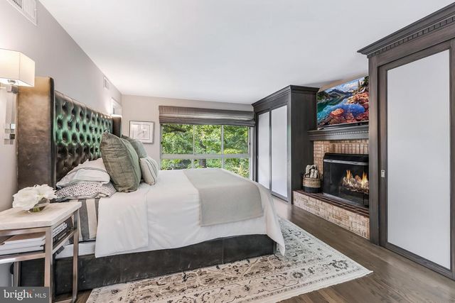 11211 WEDGE DR, Reston, VA 20190