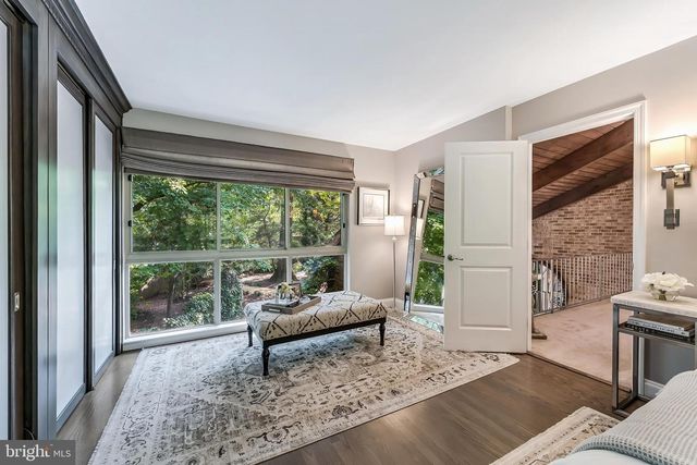 11211 WEDGE DR, Reston, VA 20190