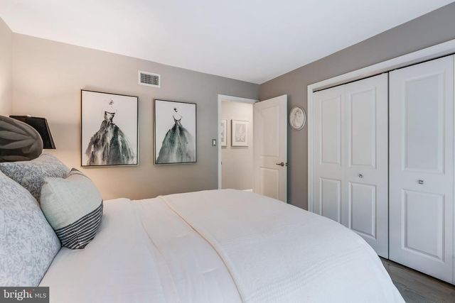 11211 WEDGE DR, Reston, VA 20190