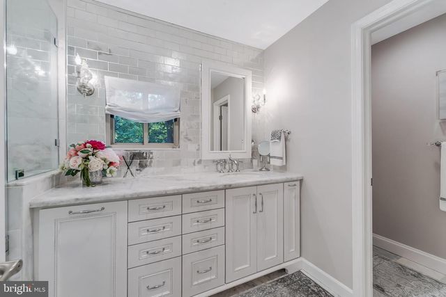 11211 WEDGE DR, Reston, VA 20190