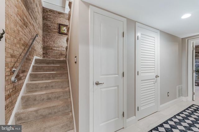 11211 WEDGE DR, Reston, VA 20190