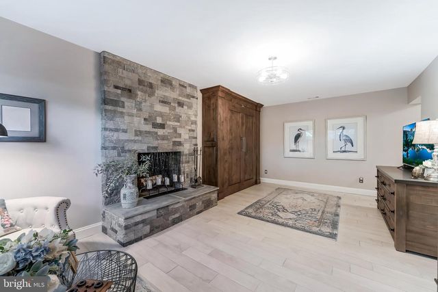 11211 WEDGE DR, Reston, VA 20190