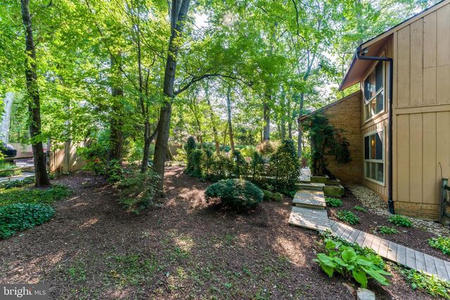 11211 WEDGE DR, Reston, VA 20190