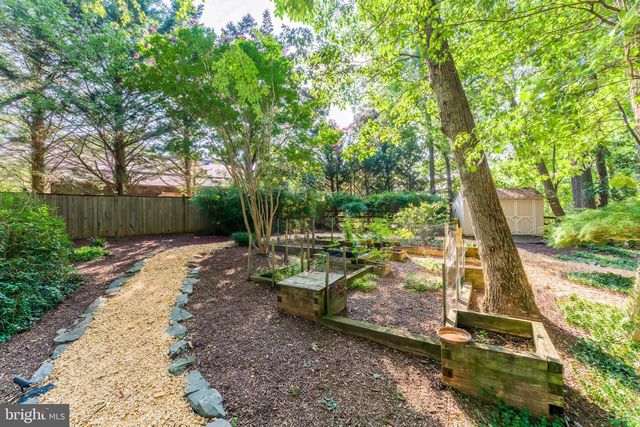 11211 WEDGE DR, Reston, VA 20190