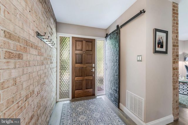 11211 WEDGE DR, Reston, VA 20190