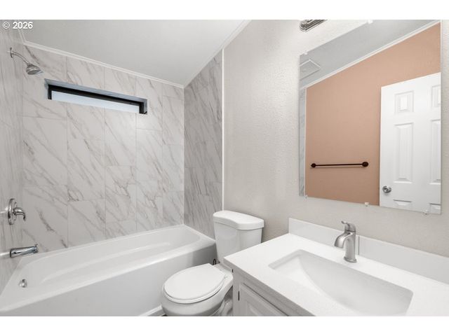 16000 Se POWELL Blvd 48, Portland, OR 97236