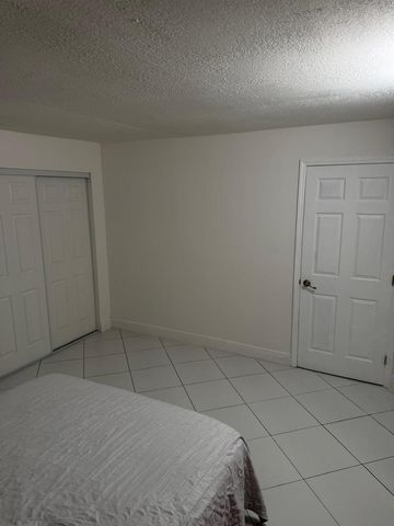 10241 Sleepy Brook Way, Boca Raton, FL 33428