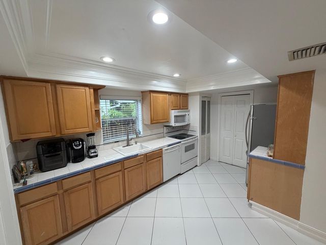 10241 Sleepy Brook Way, Boca Raton, FL 33428