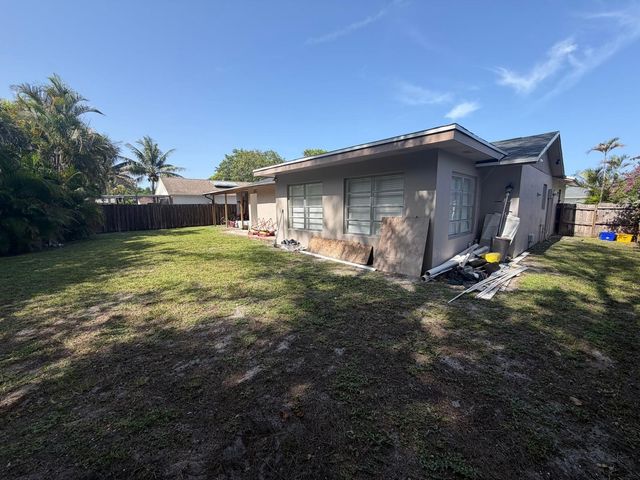 10241 Sleepy Brook Way, Boca Raton, FL 33428