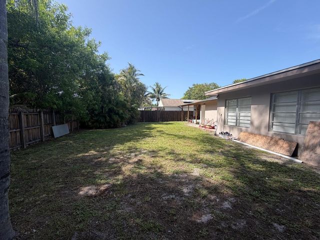 10241 Sleepy Brook Way, Boca Raton, FL 33428