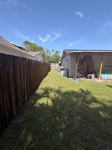 10241 Sleepy Brook Way, Boca Raton, FL 33428